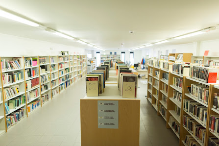 Ariznabarreko Liburutegia / Biblioteca Ariznabarra Ariznabarra Kalea, 19, 01007 Vitoria-Gasteiz, Álava, España
