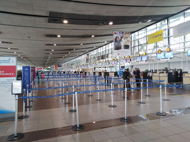 Opiniones de Avis Santiago - Aeropuerto Internacional Arturo Merino Benítez en Pudahuel - Agencia de alquiler de autos