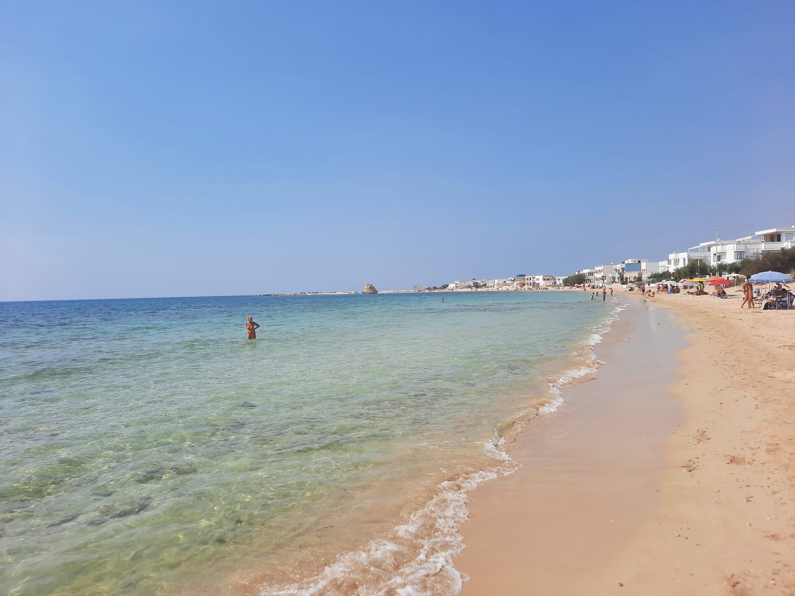 Foto av Spiaggia Marina Di Salve med lång rak strand