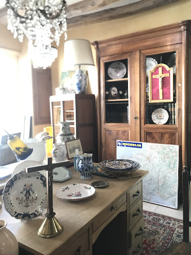 Antiquités brocante à Moulins
