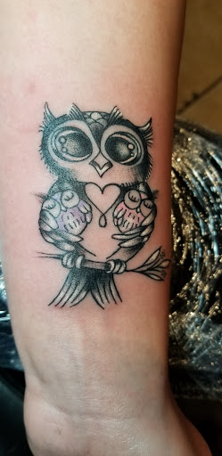 Tattoo Shop «Needlewurks Body Piercing & Tattoo», reviews and photos, 80 W Circular St, Saratoga Springs, NY 12866, USA