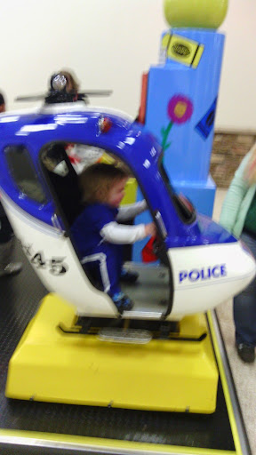 Shopping Mall «Merle Hay Mall», reviews and photos, 3800 Merle Hay Rd, Des Moines, IA 50310, USA