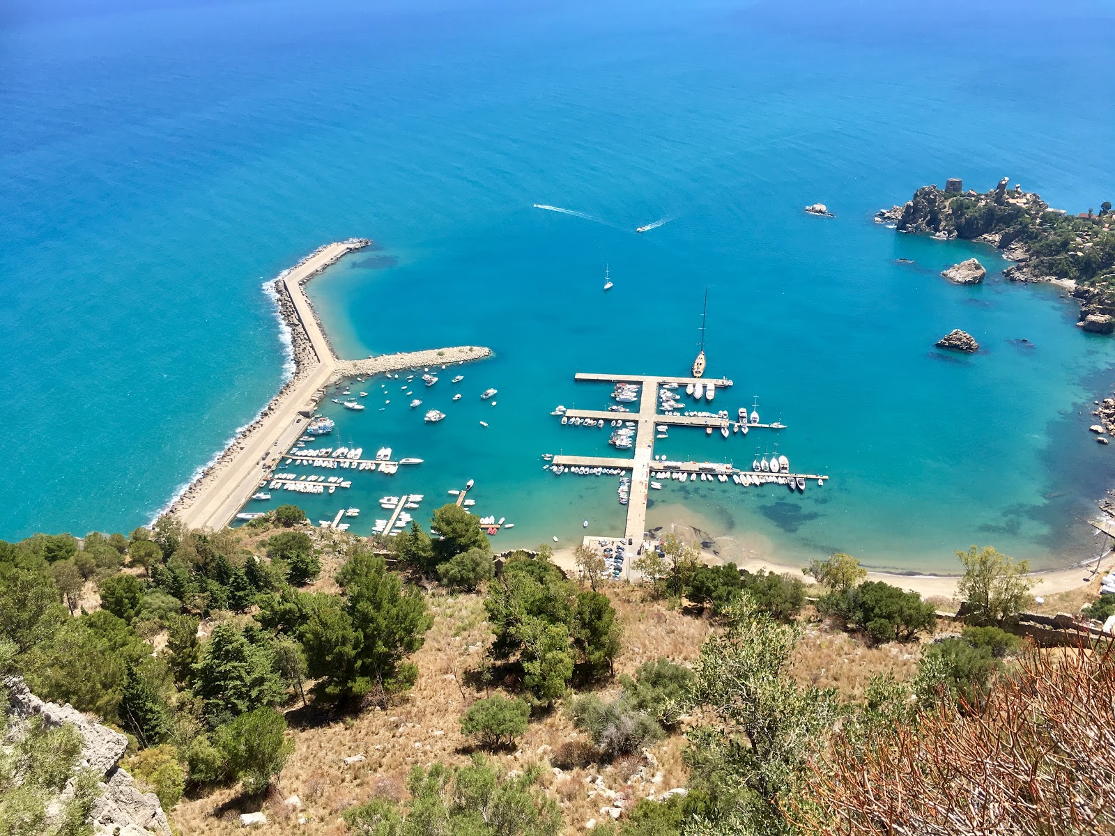 Foto von Cefalu beach III mit kleine bucht