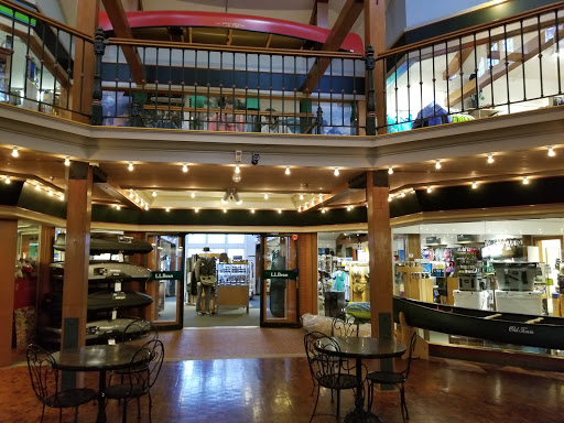  «L.L. Bean», reviews and photos, 8 Glen Rd, West Lebanon, NH 03784, USA