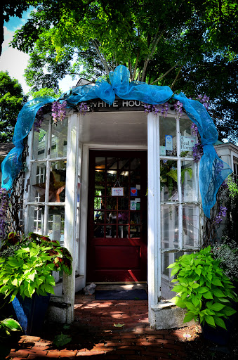 Guilford White House Florist, 966 Boston Post Rd, Guilford, CT 06437, USA, 