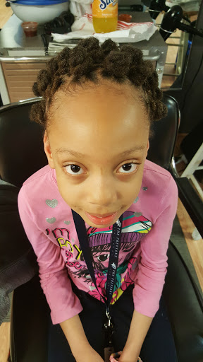 Hair Salon «Loc Wise Natural Hair Care», reviews and photos, 5909 W North Ave, Milwaukee, WI 53208, USA