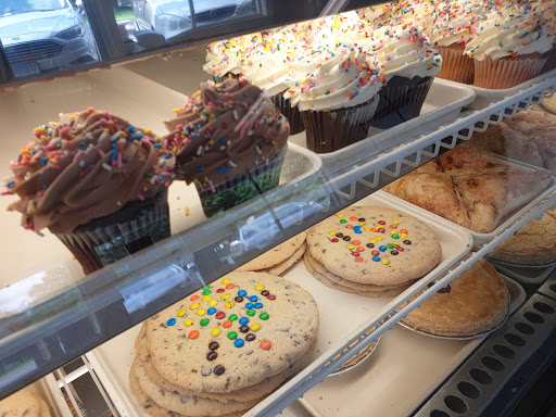 Donut Shop «Neils Donuts», reviews and photos, 83 N Turnpike Rd, Wallingford, CT 06492, USA