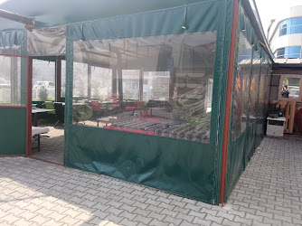 Mola cafe aile cay bahcesi