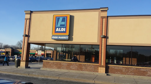 ALDI, 2537 County Highway 10,, Mounds View, MN 55112, USA, 