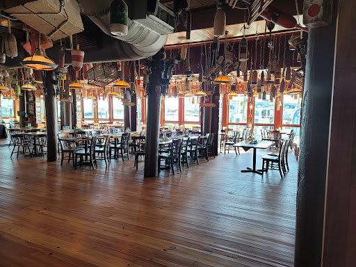Seafood Restaurant «AJ’s Seafood & Oyster Bar», reviews and photos, 116 Harbor Blvd, Destin, FL 32541, USA