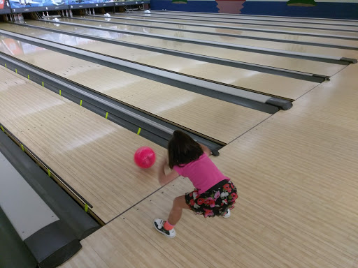 Bowling Alley «MacDill Lanes Bowling Center», reviews and photos, 8216 Hangar Loop Dr, Tampa, FL 33621, USA