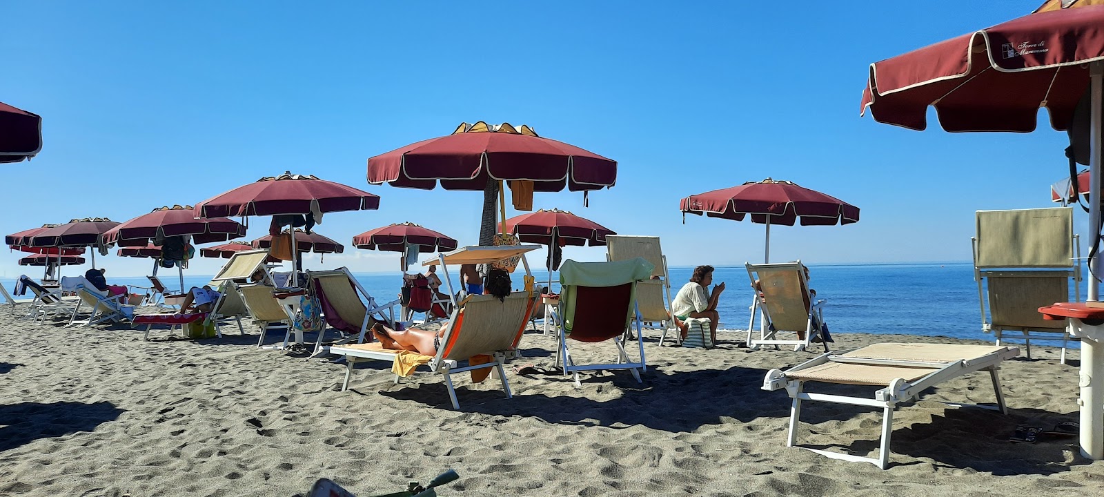 Foto di Montalto Marina beach II con parzialmente pulito livello di pulizia