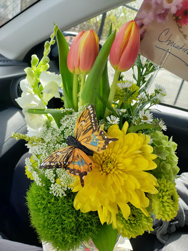 Florist «Seasons Florist & Garden Center», reviews and photos, 1924 Lakeview Ave, Dracut, MA 01826, USA