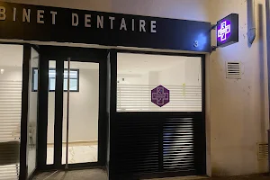 Dr Stéphane Brami - Facettes dentaires - Implant dentaire - Dentiste Issy Les Moulineaux image