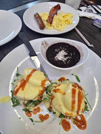 Broken Yolk Cafe