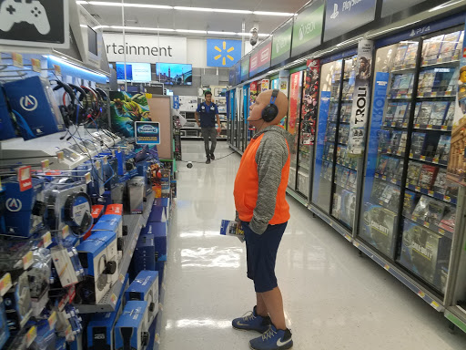 Department Store «Walmart Supercenter», reviews and photos, 850 S Barrington Rd, Streamwood, IL 60107, USA