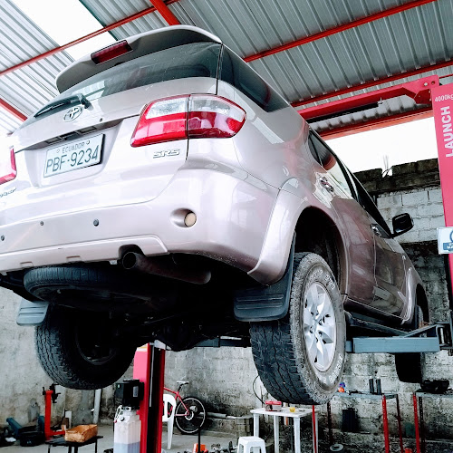 Opiniones de Tecnicentro Don Wiliam en Santo Domingo de los Colorados - Taller de reparación de automóviles