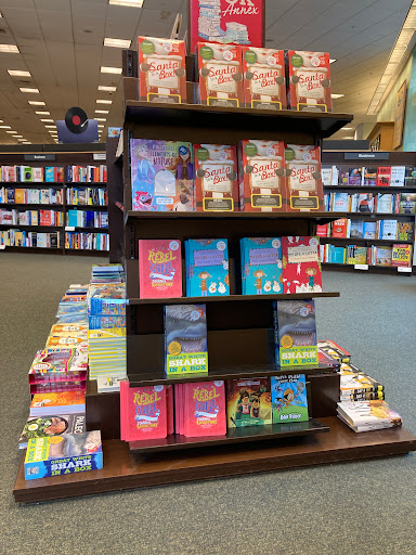 Book Store «Barnes & Noble», reviews and photos, 801 Lehigh Lifestyle Center, Whitehall, PA 18052, USA
