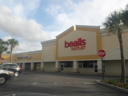 Grocery Store «Bravo Supermarkets», reviews and photos, 2668 Tamiami Trail E, Naples, FL 34112, USA