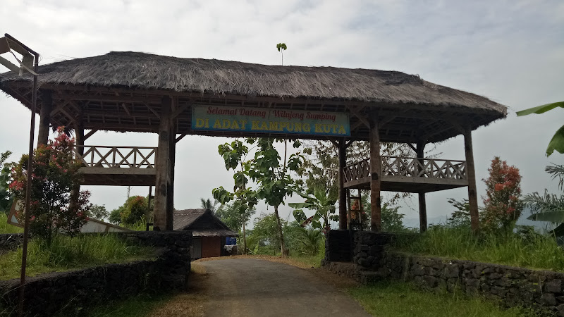 Menelusuri Tempat-tempat Bersejarah di Jawa Barat: Mengungkap Keunikan Kampung Adat Kuta dan Jumlah Tempat Lainnya
