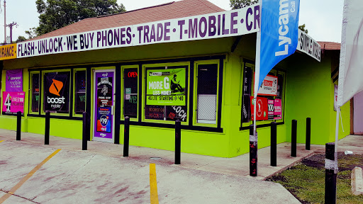 Cell Phone Store «The Green Cell Phone Shop», reviews and photos, 501 S Zarzamora, San Antonio, TX 78207, USA