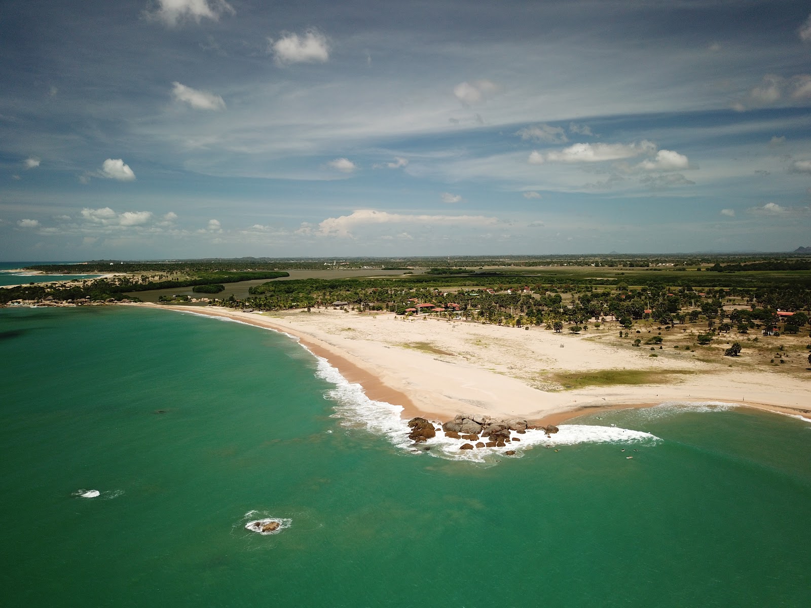Foto de Whiskey Beach com muito limpo nível de limpeza
