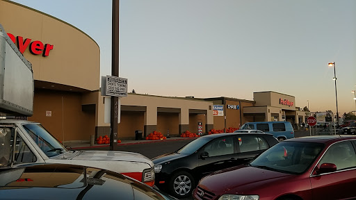 Grocery Store «Fred Meyer», reviews and photos, 14300 1st Avenue South, Burien, WA 98168, USA