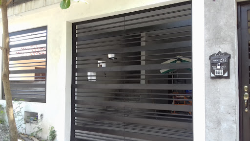 Floor Blinds - Pisos Laminados, Persianas, Pasto Sintético
