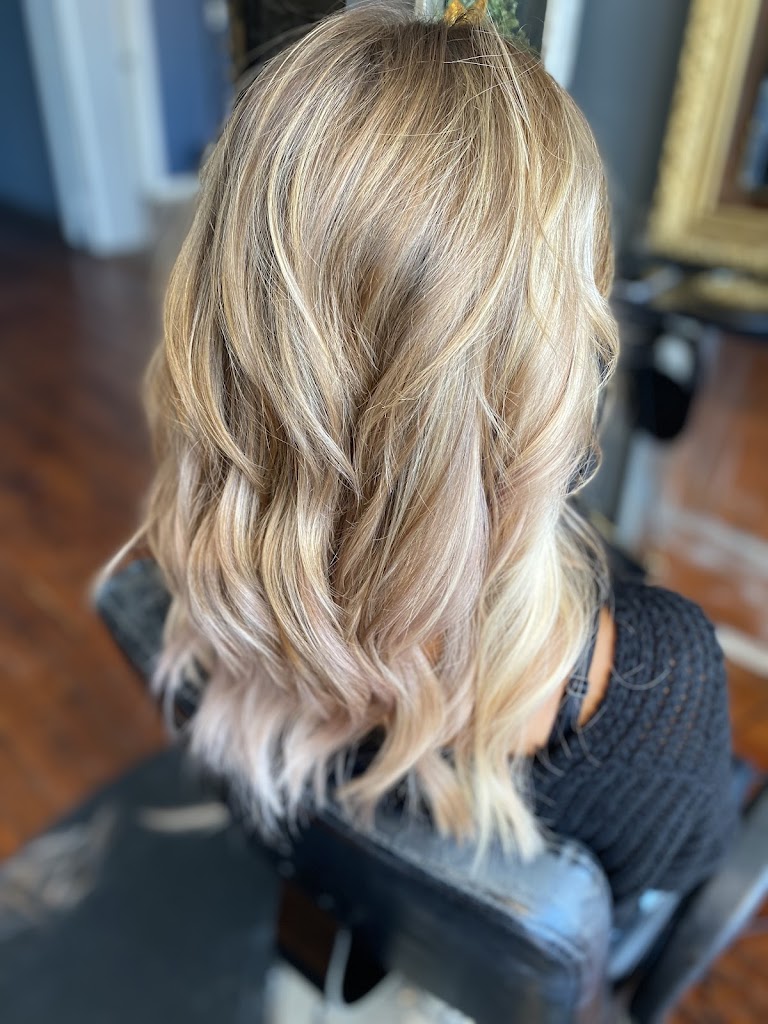 Brian Leslie Salon 46131