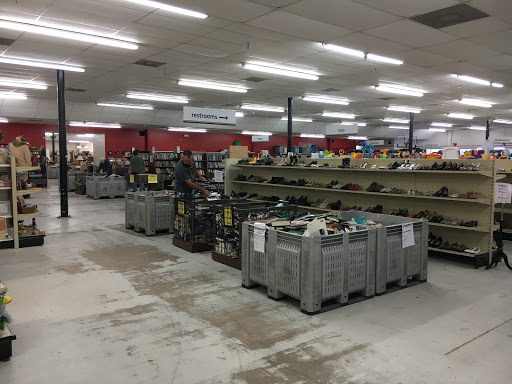 Thrift Store «Waterfront Rescue Mission Thrift Store», reviews and photos, 2125 W Fairfield Dr, Pensacola, FL 32505, USA