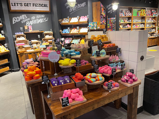 Cosmetics Store «Lush Cosmetics», reviews and photos, 2800 W Big Beaver Rd # 232, Troy, MI 48084, USA