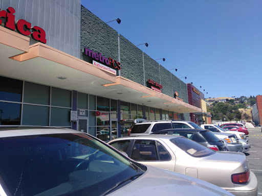 Shopping Mall «Foothill Square Shopping Center», reviews and photos, 10700 MacArthur Blvd #200, Oakland, CA 94605, USA