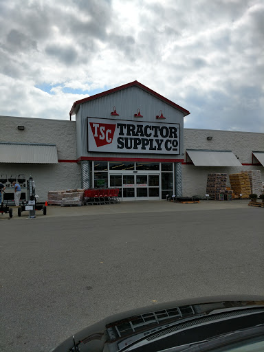 Tractor Supply Co., 10801 Colonel Glenn Rd, Little Rock, AR 72204, USA, 