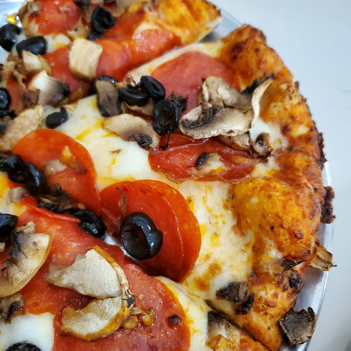 Pizza Restaurant «Round Table Pizza», reviews and photos, 9500 Greenback Ln, Folsom, CA 95630, USA