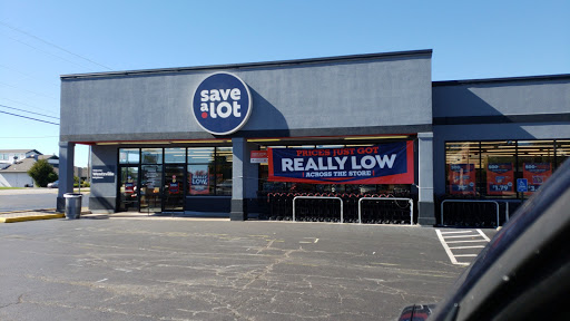 Grocery Store «Save-A-Lot», reviews and photos, 715 W Pearce Blvd, Wentzville, MO 63385, USA