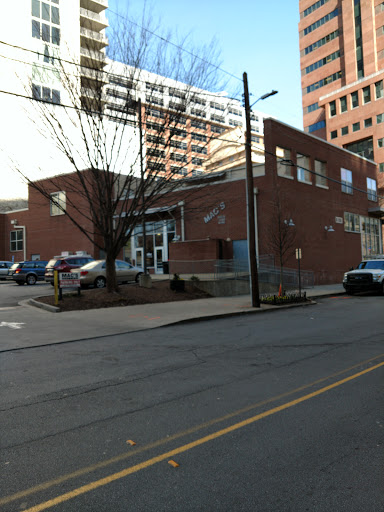 Liquor Store «Mac’s Beer And Wine», reviews and photos, 21 Peachtree Pl NW, Atlanta, GA 30309, USA