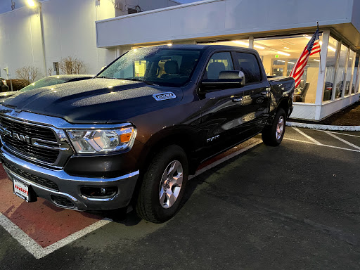 Auto Parts Store «Newberg Dodge Jeep Chrysler Ram», reviews and photos, 2809 Portland Rd, Newberg, OR 97132, USA