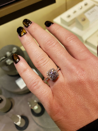 Jewelry Store «Jared The Galleria of Jewelry», reviews and photos, 2411 W Osceola Pkwy, Kissimmee, FL 34741, USA