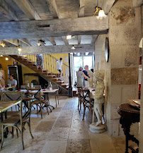 Atmosphère du Restaurant français Au Moulin du Château à La Rochefoucauld-en-Angoumois - n°4