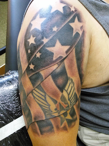 Tattoo Shop «Canvas Tattoo Studio», reviews and photos, 8260 Commonwealth Dr, Eden Prairie, MN 55344, USA