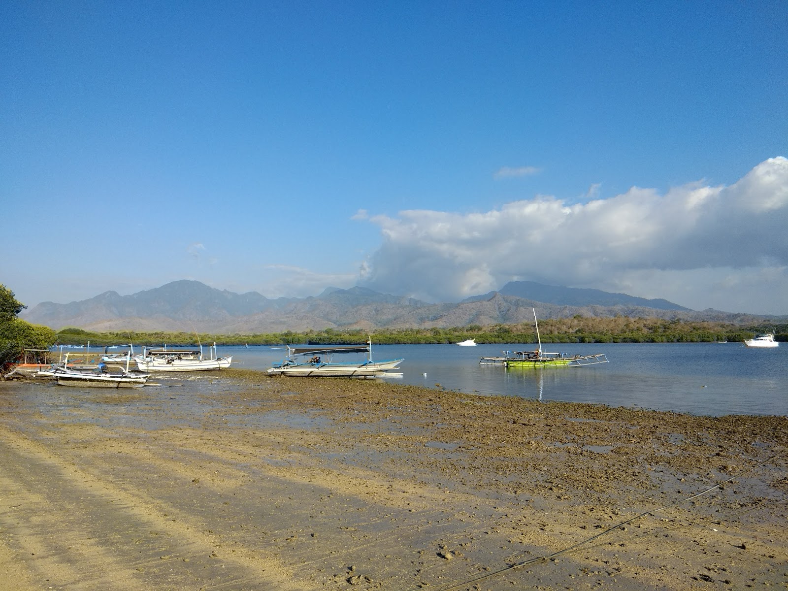 Foto von White Sand Beach und die siedlung