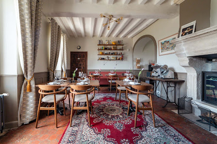 Restaurant La Table - Maison Lobies 2 Rue Prte d'en Haut, 89240 Chevannes, France
