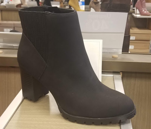 Shoe Store «DSW Designer Shoe Warehouse», reviews and photos, 15600 E Briarwood Cir, Aurora, CO 80016, USA