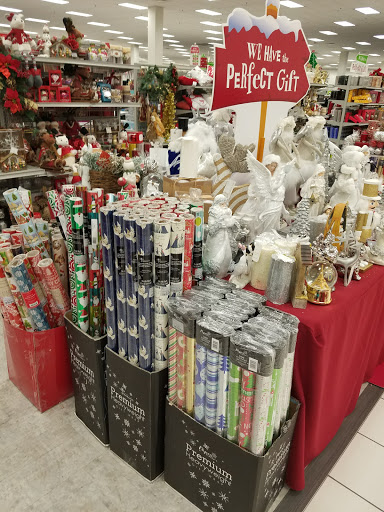 Clothing Store «Burlington Coat Factory», reviews and photos, 6120 Northwest Hwy, Crystal Lake, IL 60014, USA