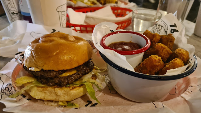 Comments and reviews of 7Bone Burger Co. Southampton