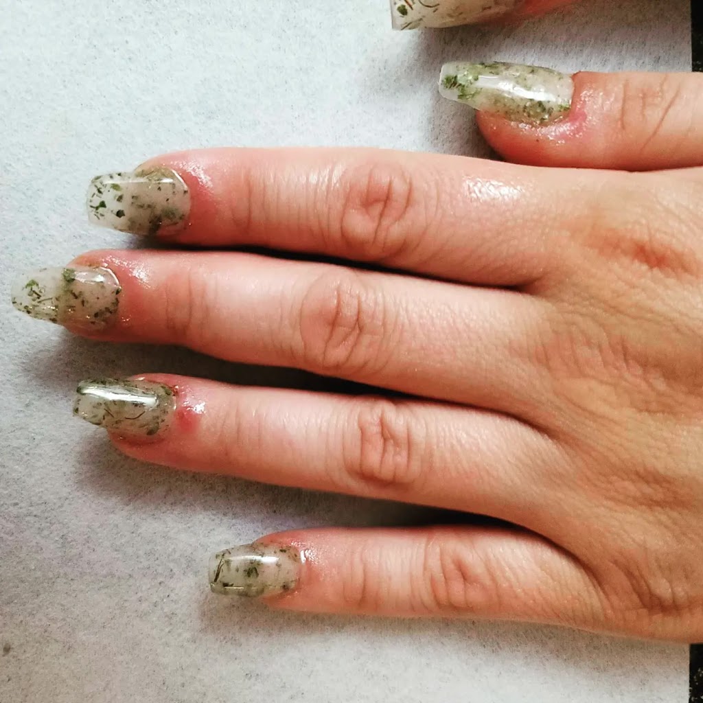 Nails by Amanda at Beauty Unleashed 81082