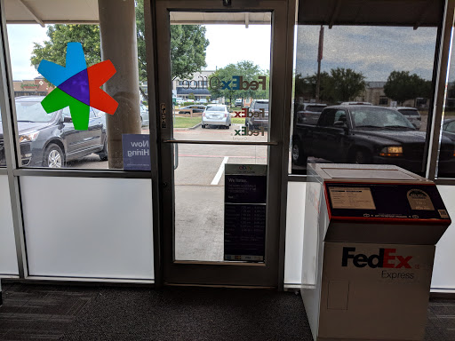 Print Shop «FedEx Office Print & Ship Center», reviews and photos, 2701 Cross Timbers Rd #208, Flower Mound, TX 75028, USA