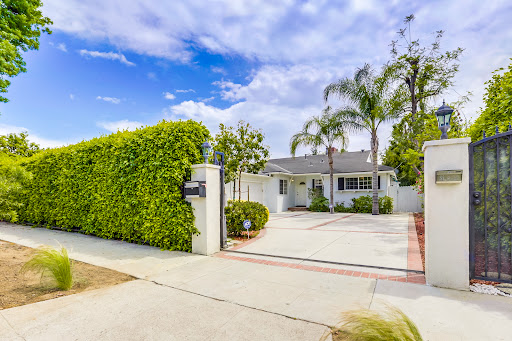Flat Rate LA Real Estate image