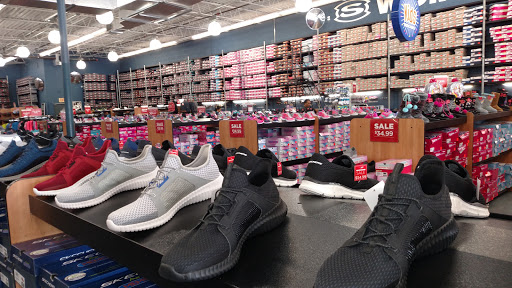 SKECHERS Warehouse Outlet