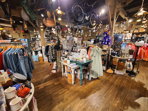 American Restaurant «Cracker Barrel Old Country Store», reviews and photos, 200 Cracker Barrel Dr, Clarksville, TN 37040, USA